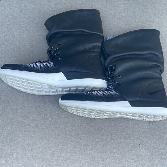 Women's Nike Roshe Two Hi Flyknit Leather Boots size 10 - Picture 7 of 12